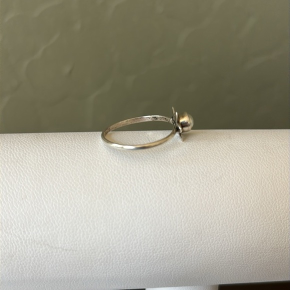 Pearl Ring With Sterling Flower Petal Setting Size 6.5 - Picture 4 of 7